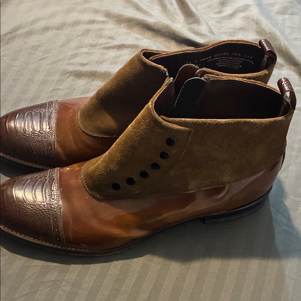 Stacy Adams Two-Tone Leather Chukka Boots
